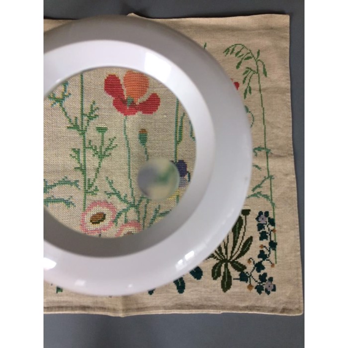 Broderilup med lampe