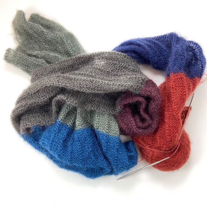 Fanø halstørklæde strikket med 6 farver