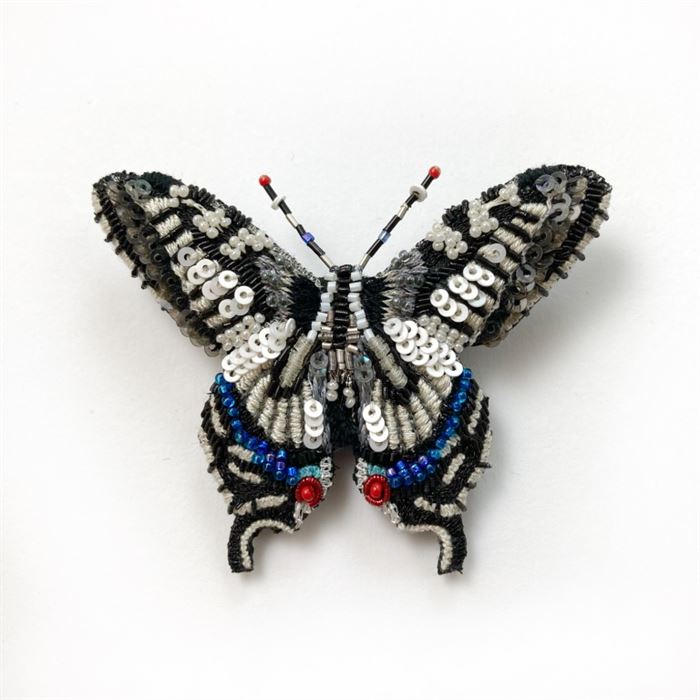 Old World Swallowtail Butterfly broche fra Trovelore